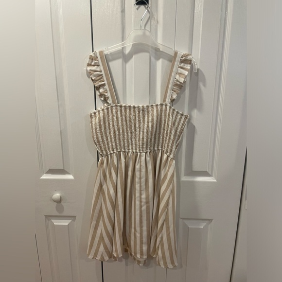 beige and cream stripe short dress - Picture 8 of 8